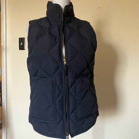 J.Crew Ladies Navy Blue Quilted Puffer Vest size XS - Picture 1 of 7